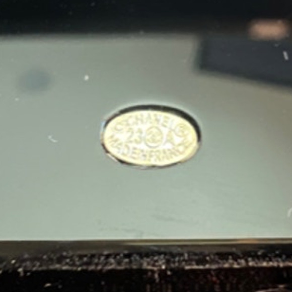 Chanel Rue 31 Black Enamel Crystal & Pearl Brooch Autumn 2023 (CCXX011) - Picture 6 of 7